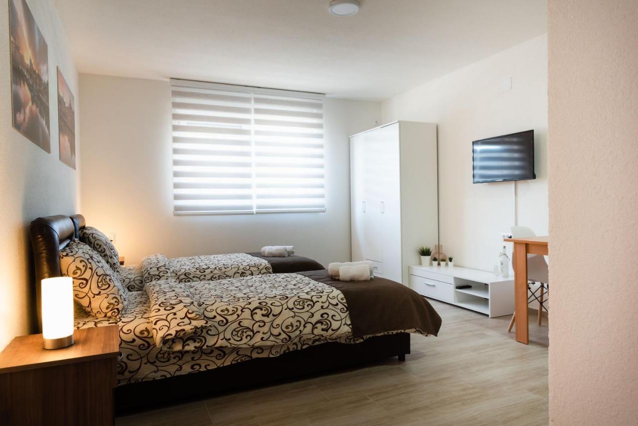 Apartmani Centar Lux New Zrenjanin Buitenkant foto
