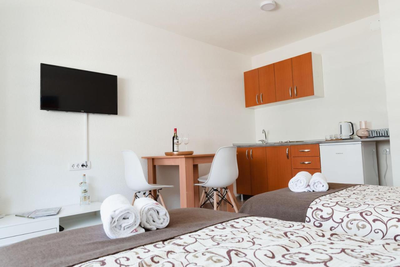 Apartmani Centar Lux New Zrenjanin Buitenkant foto