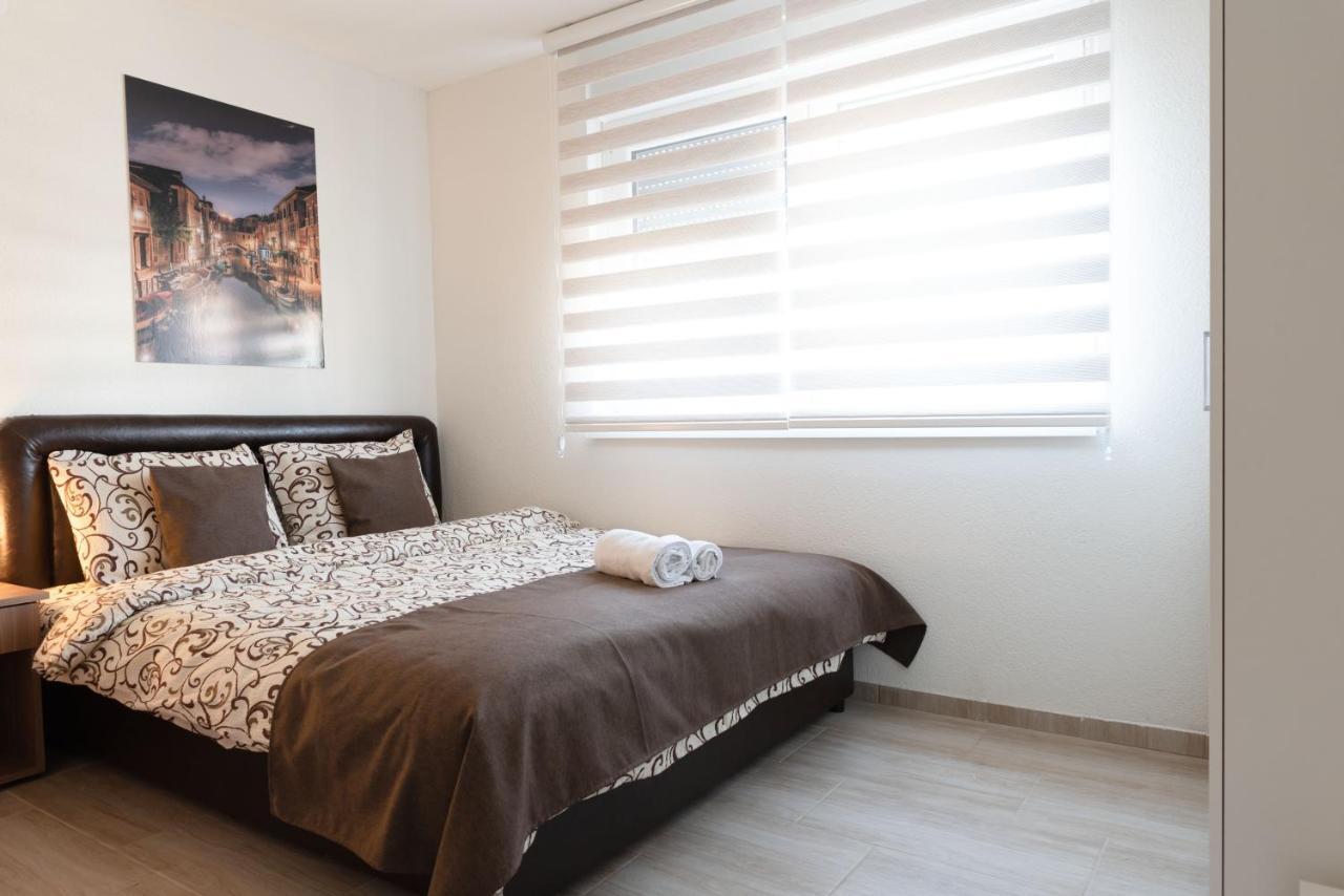 Apartmani Centar Lux New Zrenjanin Buitenkant foto