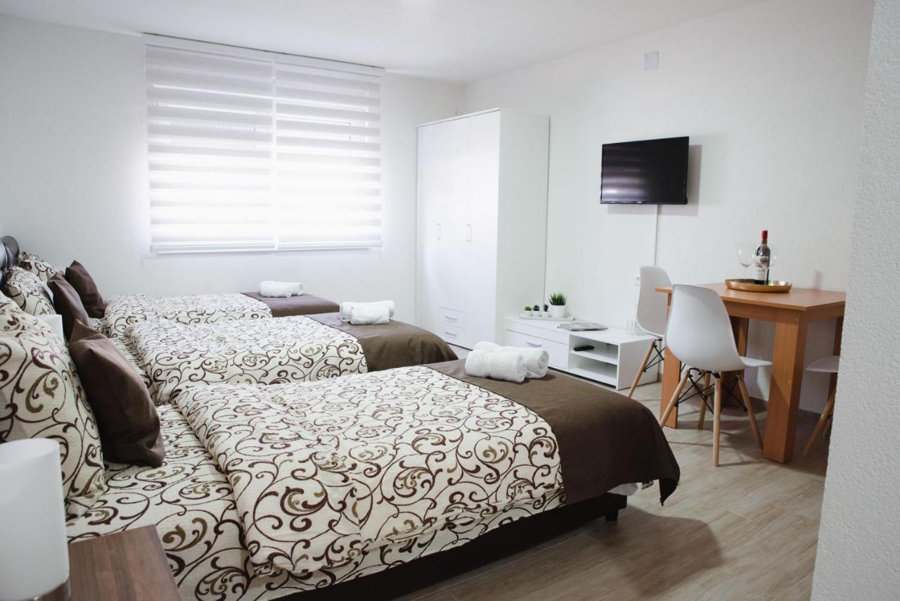 Apartmani Centar Lux New Zrenjanin Buitenkant foto