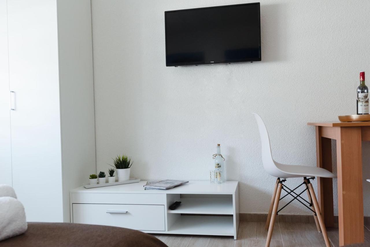 Apartmani Centar Lux New Zrenjanin Buitenkant foto