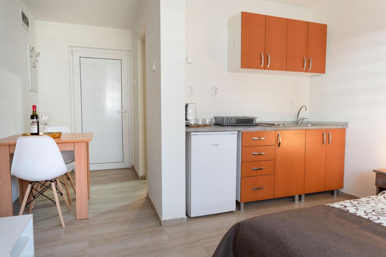 Apartmani Centar Lux New Zrenjanin Buitenkant foto
