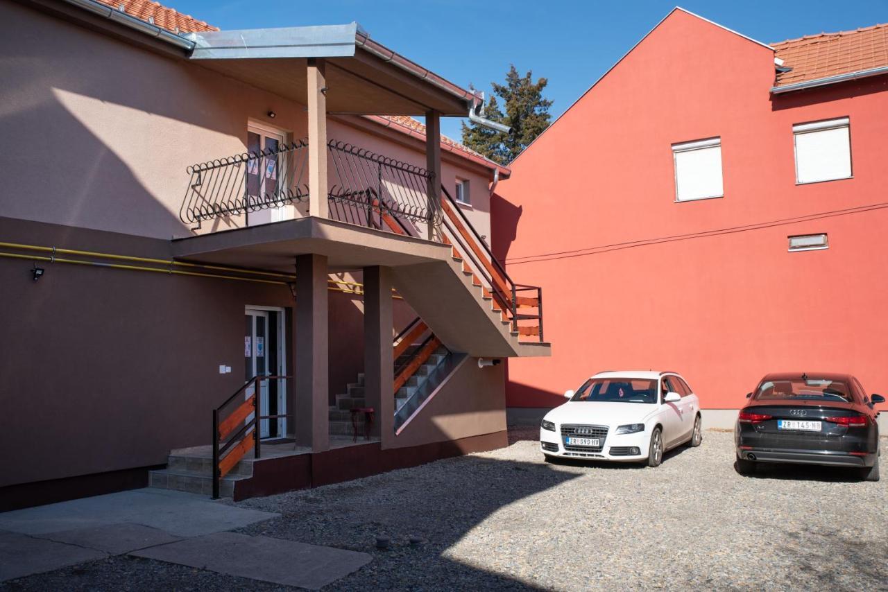 Apartmani Centar Lux New Zrenjanin Buitenkant foto